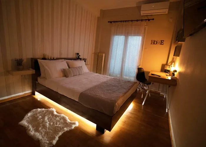 Cozy Apt Next To Metro And Close To Acropolis!